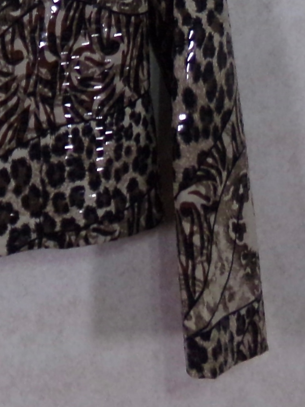 NWT Jacket’s Galore by John Farah Tiger/Leopard Jacket Scale Like Shine Size M - Picture 9 of 10